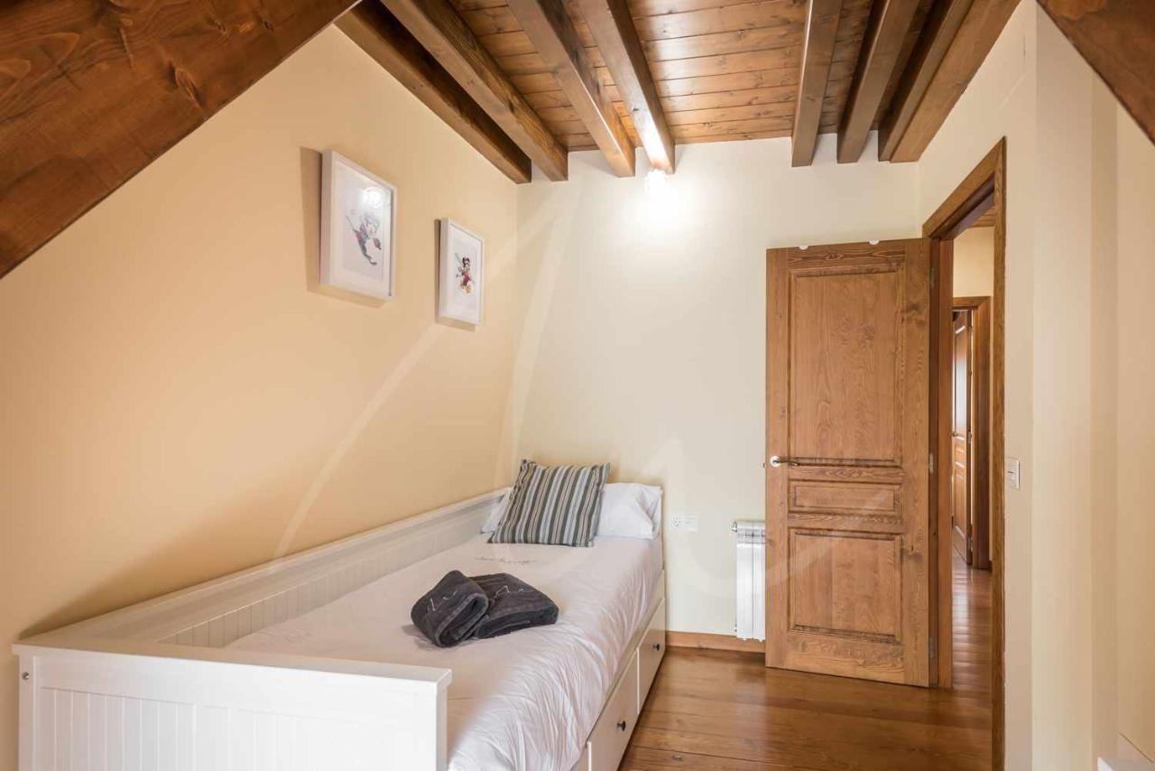 Casa Artiga De Lin By Seamount Rentals Les Bordes Luaran gambar