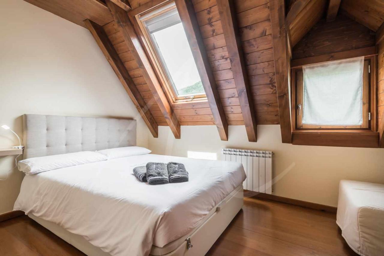 Casa Artiga De Lin By Seamount Rentals Les Bordes Luaran gambar